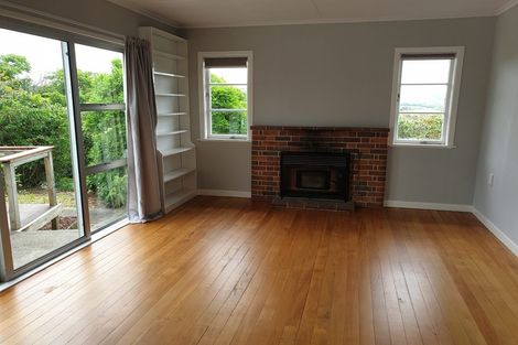 Photo of property in 32 View Street, Maungaturoto, 0520