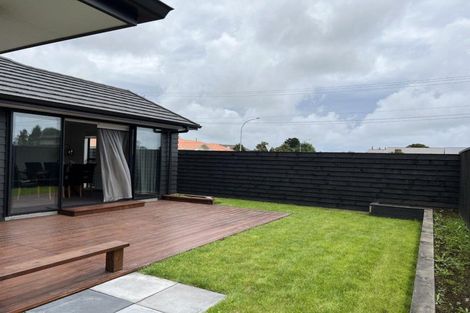 Photo of property in 529 Mangorei Road, Highlands Park, New Plymouth, 4312
