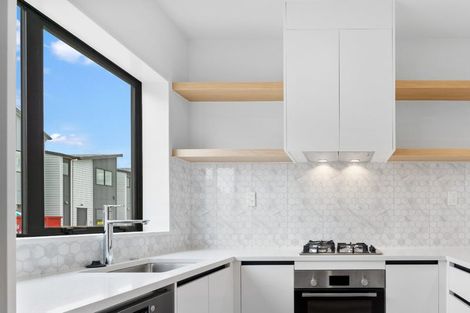 Photo of property in 26 Whare Kauri Road, Papakura, 2110