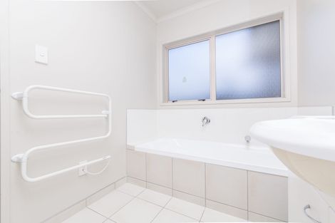 Photo of property in 3 Fitchburg Place, Mangere, Auckland, 2022