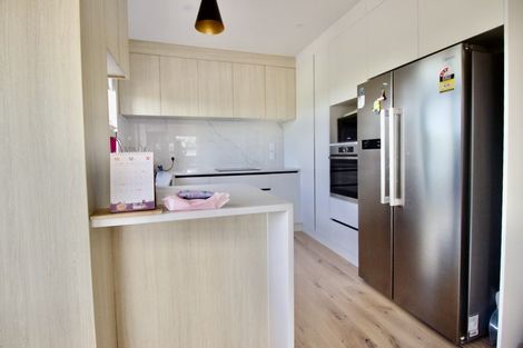 Photo of property in 15 Longshore Drive, Long Bay, Auckland, 0630