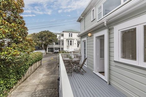 Photo of property in 18 Newman Terrace, Thorndon, Wellington, 6011