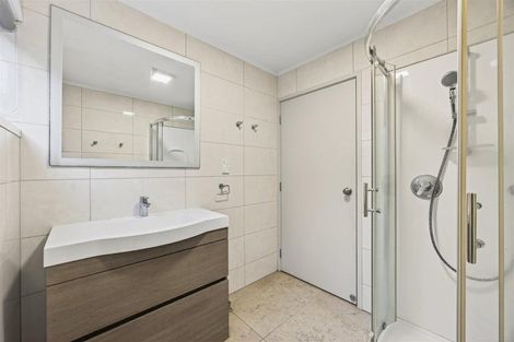 Photo of property in 70 De Quincey Terrace, Highland Park, Auckland, 2010