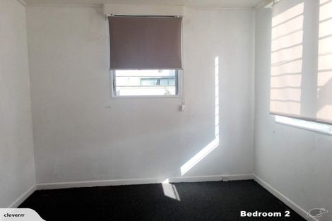 Photo of property in 37 Royal Road, Massey, Auckland, 0614