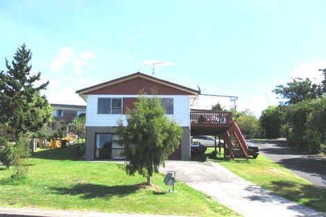 Photo of property in 64 Cockayne Crescent, Sunnynook, Auckland, 0620