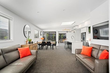 Photo of property in 1 Fraer Street, Cromwell, 9310