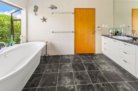 Photo of property in 14 Matuku Place, Atawhai, Nelson, 7010