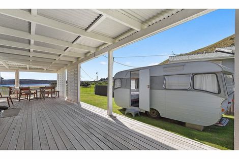 Photo of property in 66 Maunsell Road, Port Waikato, Tuakau, 2695