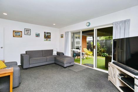 Photo of property in 2/43 Kedleston Drive, Avonhead, Christchurch, 8042