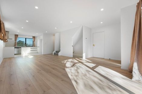 Photo of property in 1c Flamingo Court, Goodwood Heights, Auckland, 2105