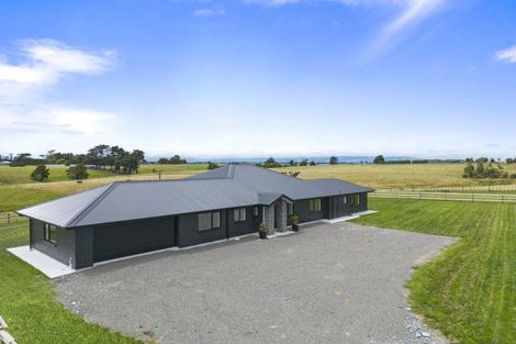 Photo of property in 539 Cemetery Road, Sanson, Palmerston North, 4479