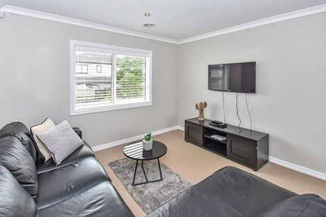 Photo of property in 9 Fountain Avenue, Karaka, Papakura, 2113