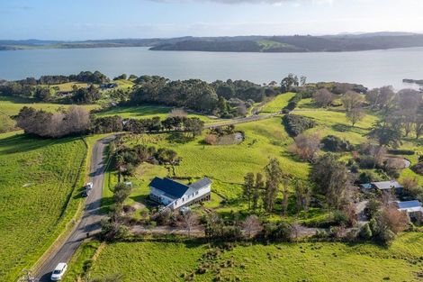 Photo of property in 176 Shegadeen Road, Wharehine, Wellsford, 0973