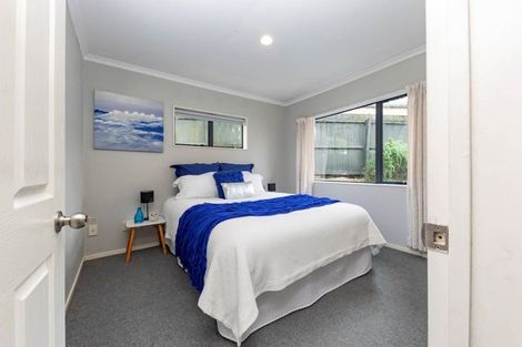 Photo of property in 24a Fruitvale Road, New Lynn, Auckland, 0600