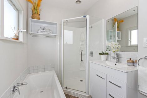 Photo of property in 11 Glenrowan Avenue, Avondale, Christchurch, 8061