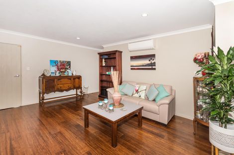 Photo of property in 37 Ina Ville Drive, Pukekohe, 2120