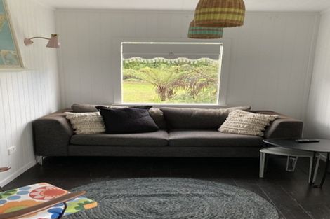 Photo of property in 2 Cooper Road, Stanmore Bay, Whangaparaoa, 0932