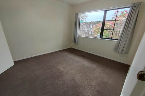 Photo of property in 1/74 Godley Road, Green Bay, Auckland, 0604