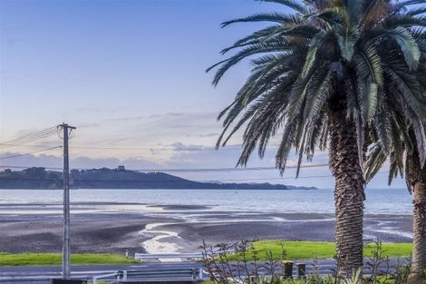 Photo of property in 3 Karaka Road, Kawakawa Bay, Papakura, 2585