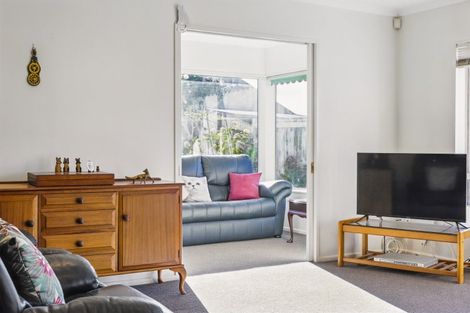 Photo of property in 4 Monterosso Place, Paraparaumu Beach, Paraparaumu, 5032