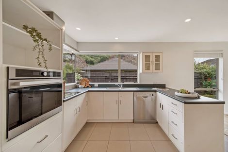 Photo of property in 2/69 Bowenvale Avenue, Cashmere, Christchurch, 8022