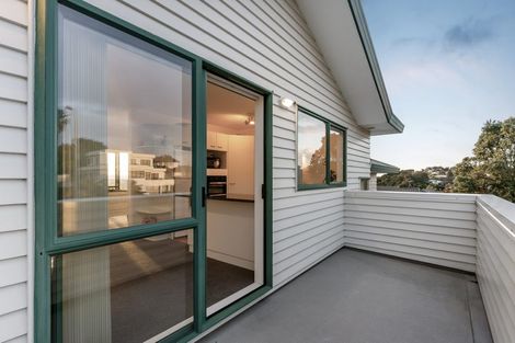 Photo of property in 1a Lobelia Rise, Goodwood Heights, Auckland, 2105