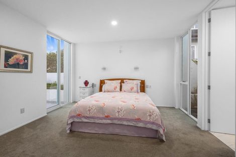 Photo of property in 1/9 The Esplanade, Castor Bay, Auckland, 0620