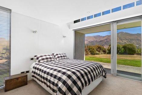 Photo of property in 311 Beacon Point Road, Wanaka, 9305
