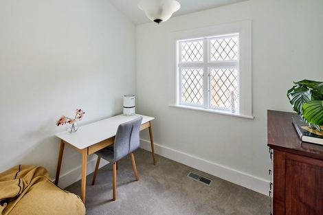 Photo of property in 11 Lower Watt Street, Wadestown, Wellington, 6012