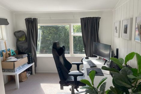 Photo of property in 1/4 Baroda Street, Khandallah, Wellington, 6035