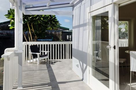 Photo of property in 1 Village Place, Tuakau, 2121
