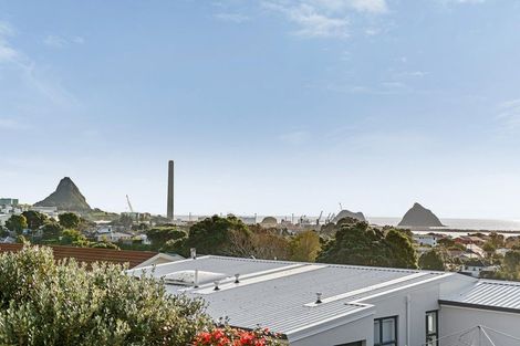 Photo of property in 410 Devon Street West, Lynmouth, New Plymouth, 4310