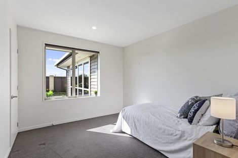 Photo of property in 1 Glen Kerran Close, Broomfield, Christchurch, 8042