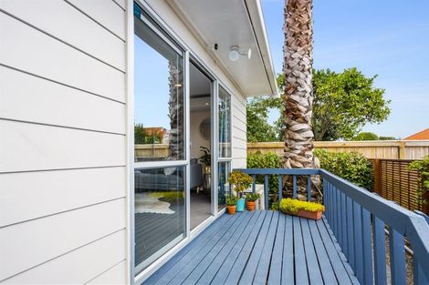 Photo of property in 2/60 Taikata Road, Te Atatu Peninsula, Auckland, 0610