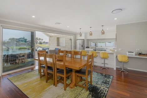 Photo of property in 30 Hei Esplanade, Whitianga, 3510