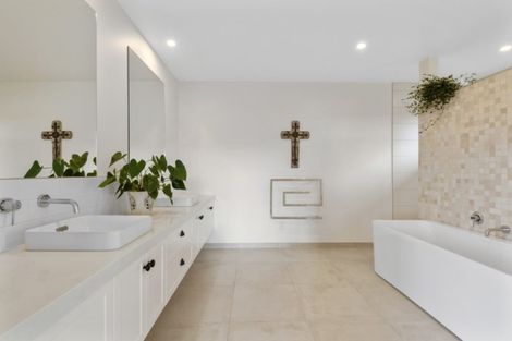 Photo of property in 215 Omaha Flats Road, Point Wells, Warkworth, 0986