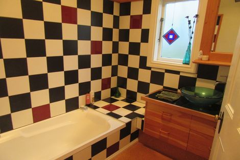 Photo of property in 43 Rhodes Street, Waimate, 7924