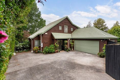 Photo of property in 2/52 Uxbridge Road, Mellons Bay, Auckland, 2014