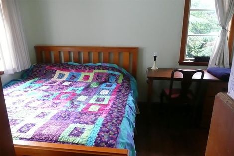 Photo of property in 12a Edinburgh Terrace, Berhampore, Wellington, 6023