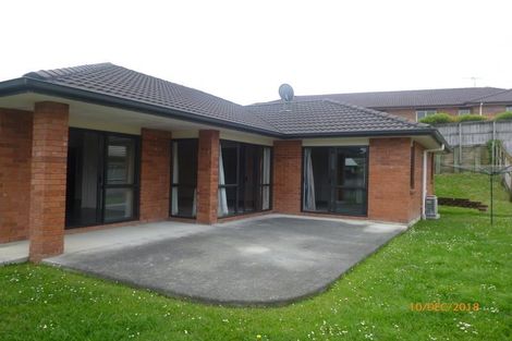 Photo of property in 9 Harrowglen Drive, Northcross, Auckland, 0632