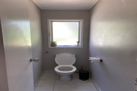 Photo of property in 1/32 Waverley Avenue, Glenfield, Auckland, 0629