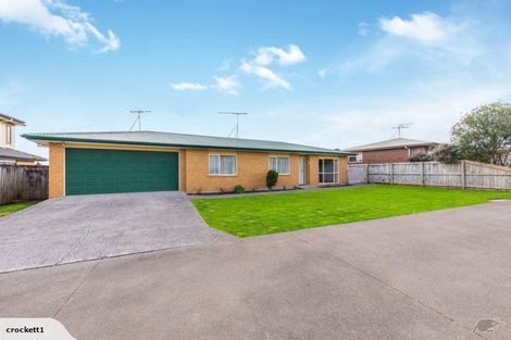 Photo of property in 15 Hocken Place, Mangere Bridge, Auckland, 2022