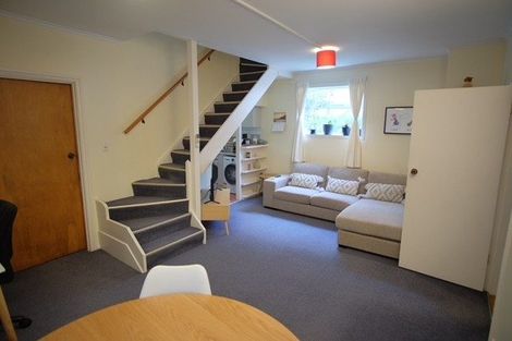 Photo of property in 82 Oriental Parade, Oriental Bay, Wellington, 6011