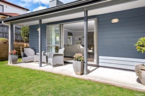 Photo of property in 7 Jomard Terrace, Northcross, Auckland, 0632