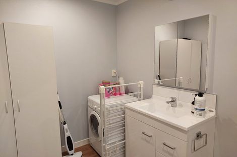 Photo of property in 10 Arahanga Grove, Maupuia, Wellington, 6022