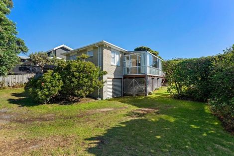 Photo of property in 49 William Street, Waikanae Beach, Waikanae, 5036