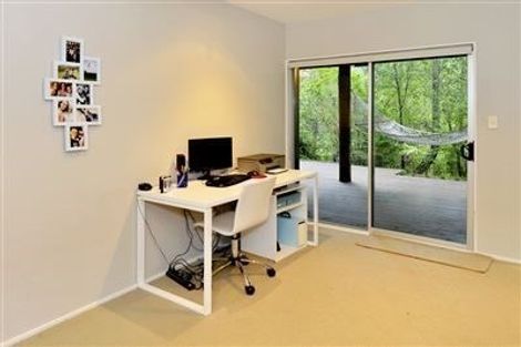 Photo of property in 20 Garmons Way, Castor Bay, Auckland, 0620