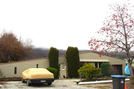 Photo of property in 13 Thomson Street, Arrowtown, 9302