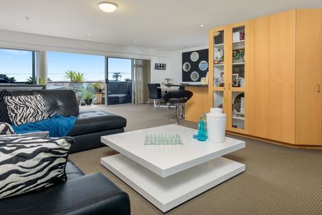 Photo of property in 3/1086 Papamoa Beach Road, Papamoa Beach, Papamoa, 3118