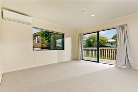 Photo of property in 12a Firle Place, Green Bay, Auckland, 0604